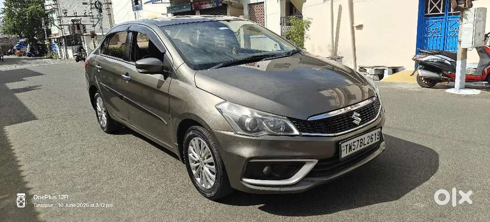Toyota Innova 2.5 V 2011 Full Option Car Showroom Condition