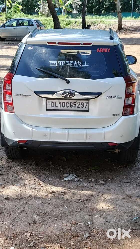 Mahindra Xuv500 W10 | 2015 | Dl Registered | 90k Km | 2nd Owner | ₹3.9