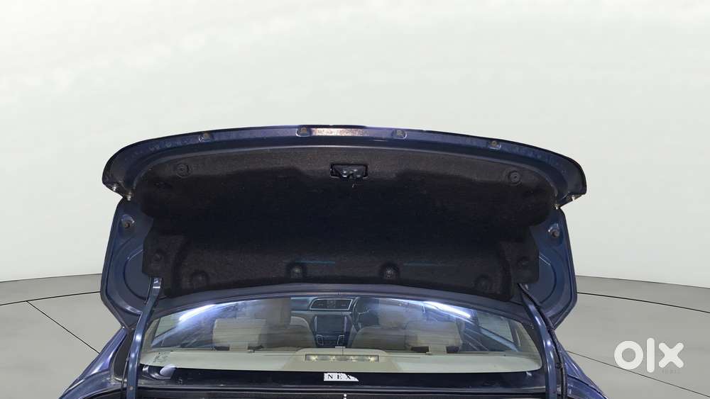 Maruti Suzuki Ciaz 1.5 Alpha Shvs Petrol, 2018, Petrol