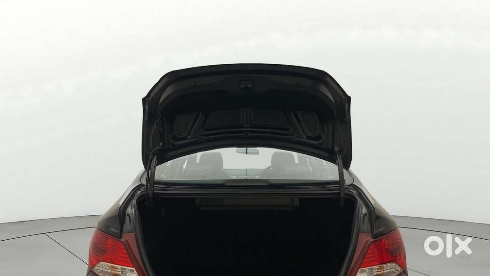 Hyundai Verna Fluidic 1.6 Vtvt Sx, 2014, Petrol