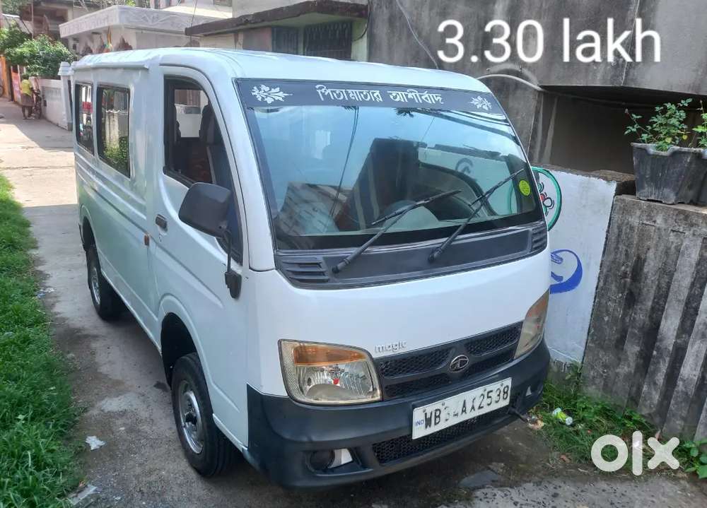 Tata Magic/ Mahindra Maxximo