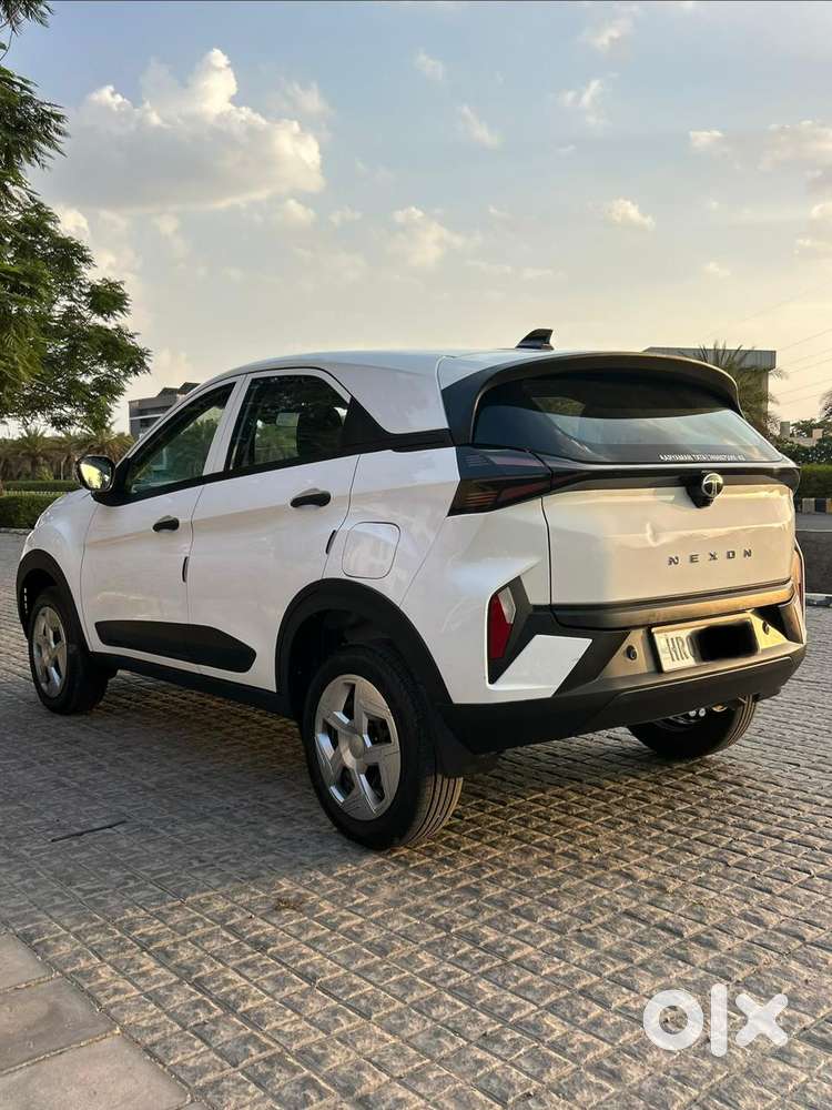 Tata Nexon, 2024, Petrol