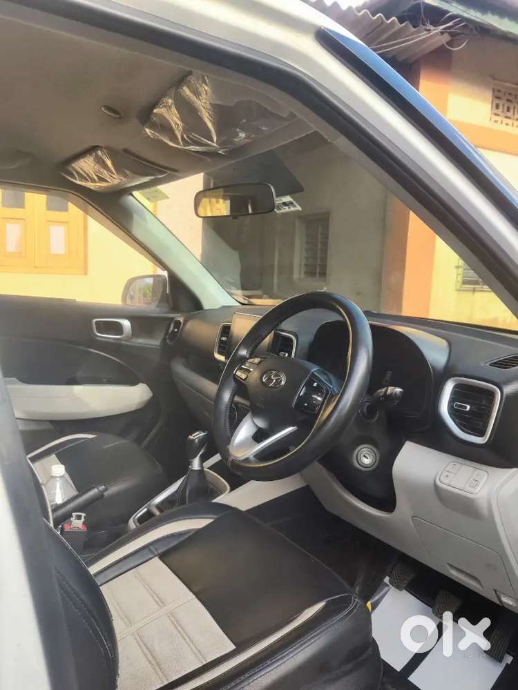 Hyundai Venue 2023 Diesel Well Maintained