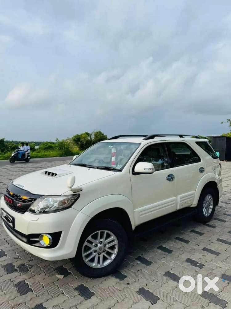 Toyota Fortuner 2014 Diesel 100000 Km Driven