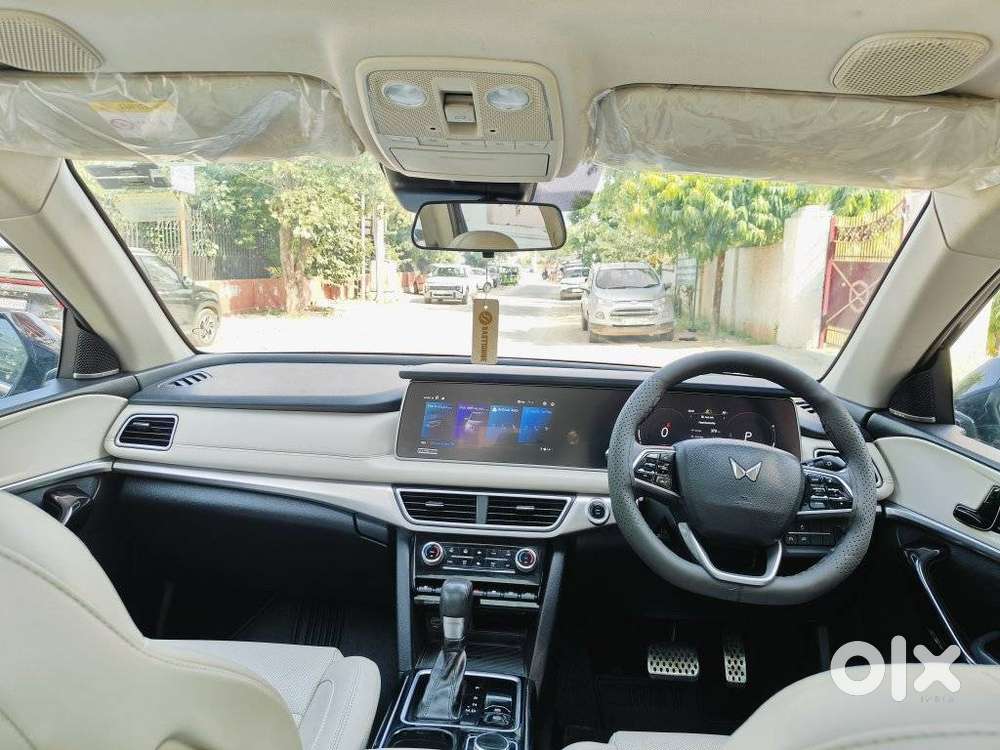 Mahindra Xuv700 2.2 Ax 7 Diesel At Luxury Pack Str, 2024, Diesel