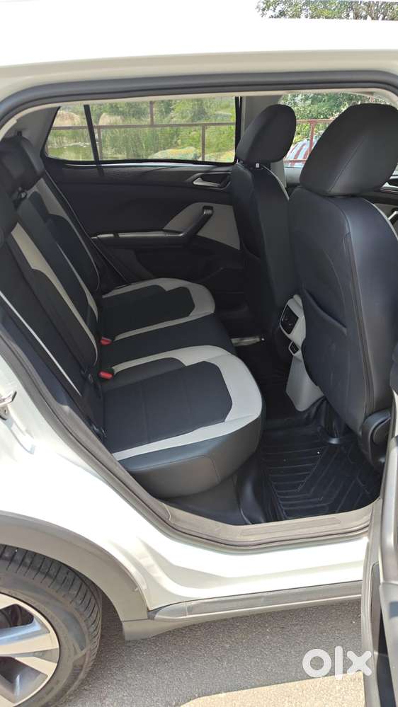 Volkswagen Taigun 1.0 Tsi Topline At, 2023, Petrol