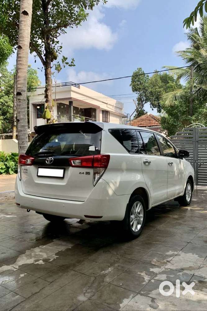Toyota Innova Crysta 2.4 V, 2017, Diesel