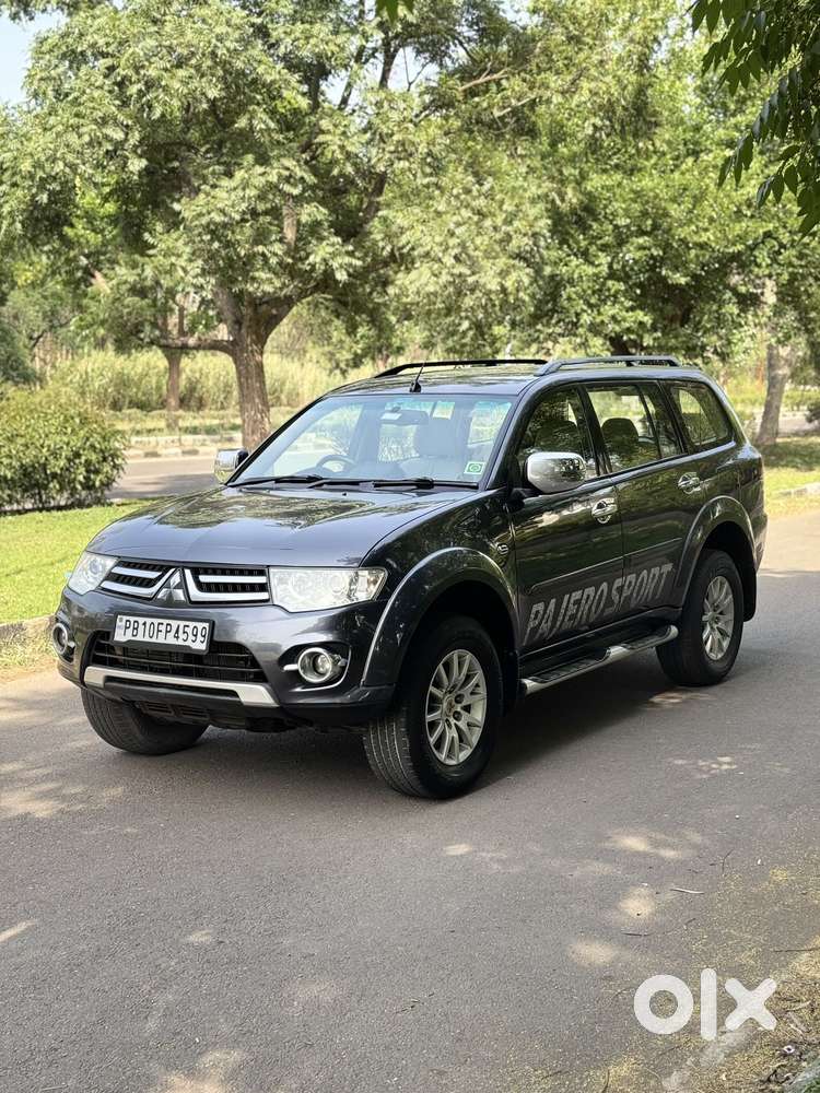 Mitsubishi Pajero Sport 4x2 At Dualtone Blacktop, 2016, Diesel