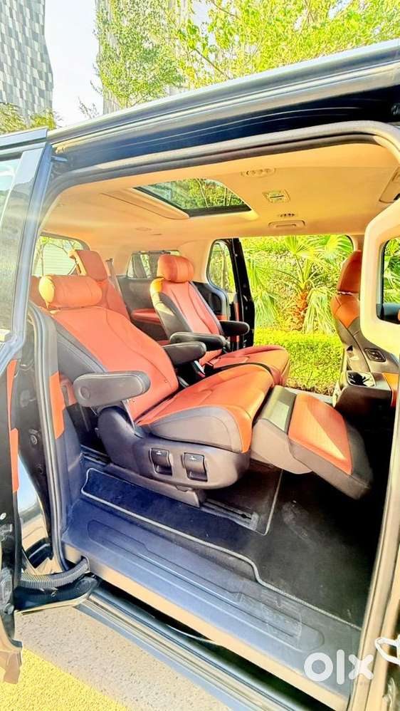 Kia Carnival Limousine +