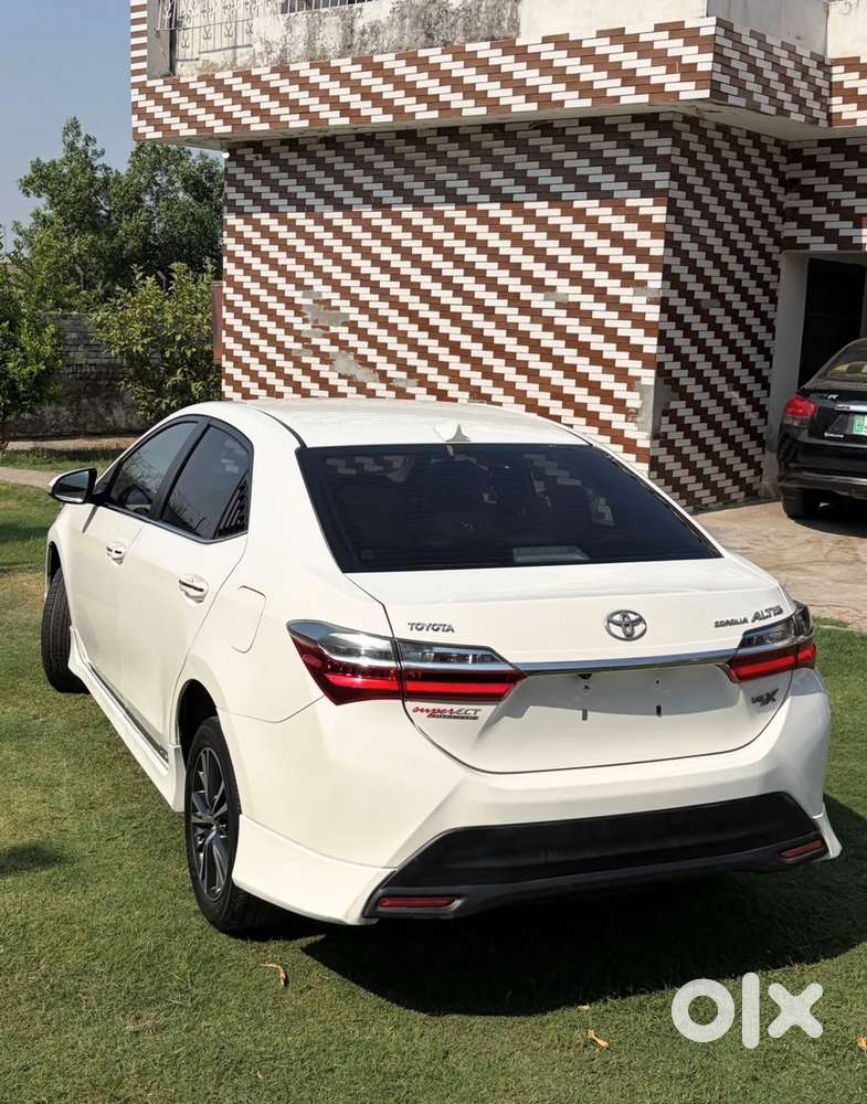 Toyota Corolla Altis 2018 Petrol Well Maintained