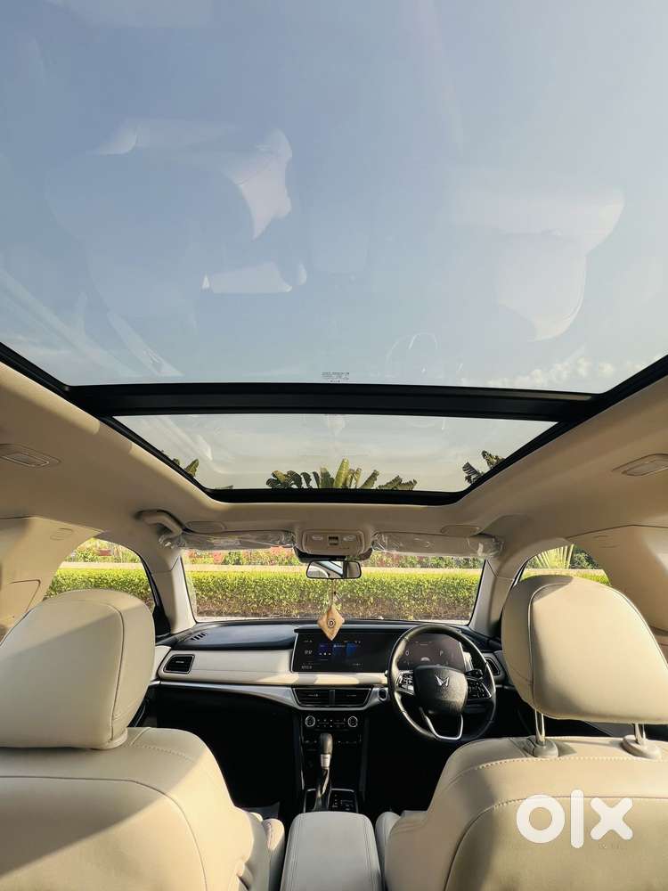 Mahindra Xuv700 2.2 Ax 7 Diesel At Luxury Pack Str, 2024, Diesel