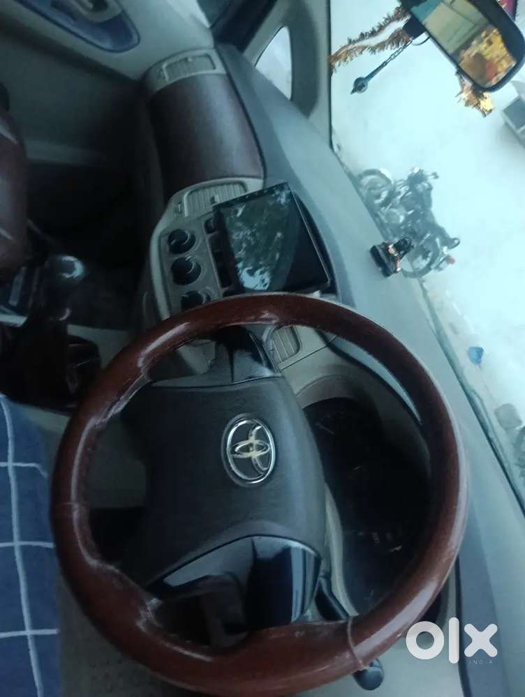 Toyota Innova 2013 Diesel 403200 Km Driven