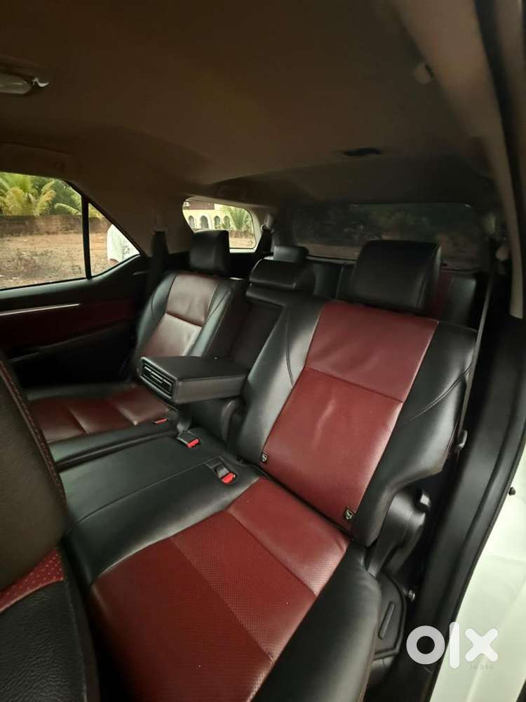 Toyota Fortuner Legender 2024 4x2