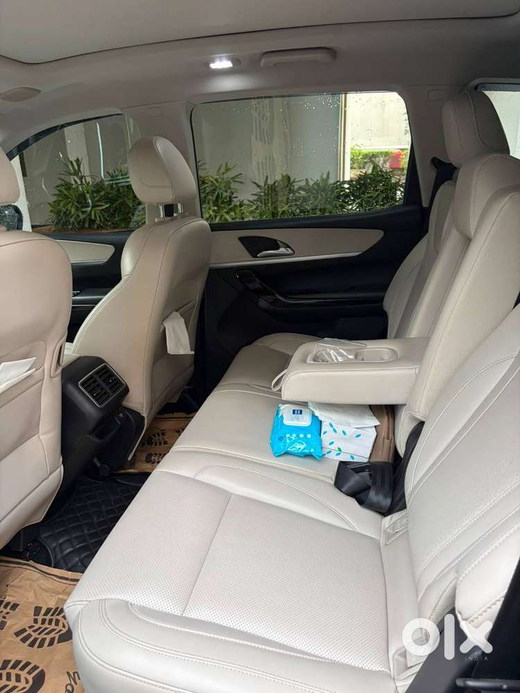 Mahindra Xuv700 2023 Suv