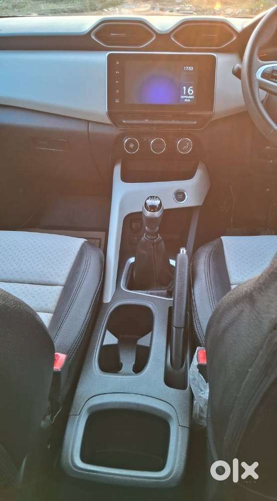 Nissan Magnite 1.0 Xv, 2022, Petrol