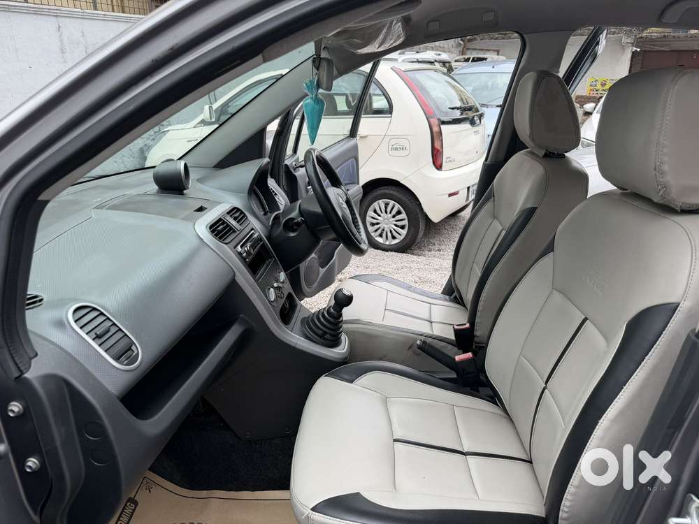 Maruti Suzuki Ritz Vxi, 2011, Petrol