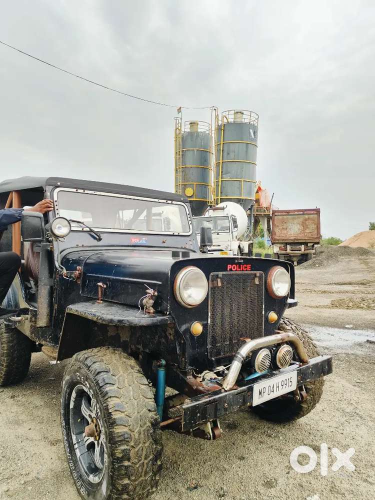 Overhead Mahindra Willys Jeep  500 1962