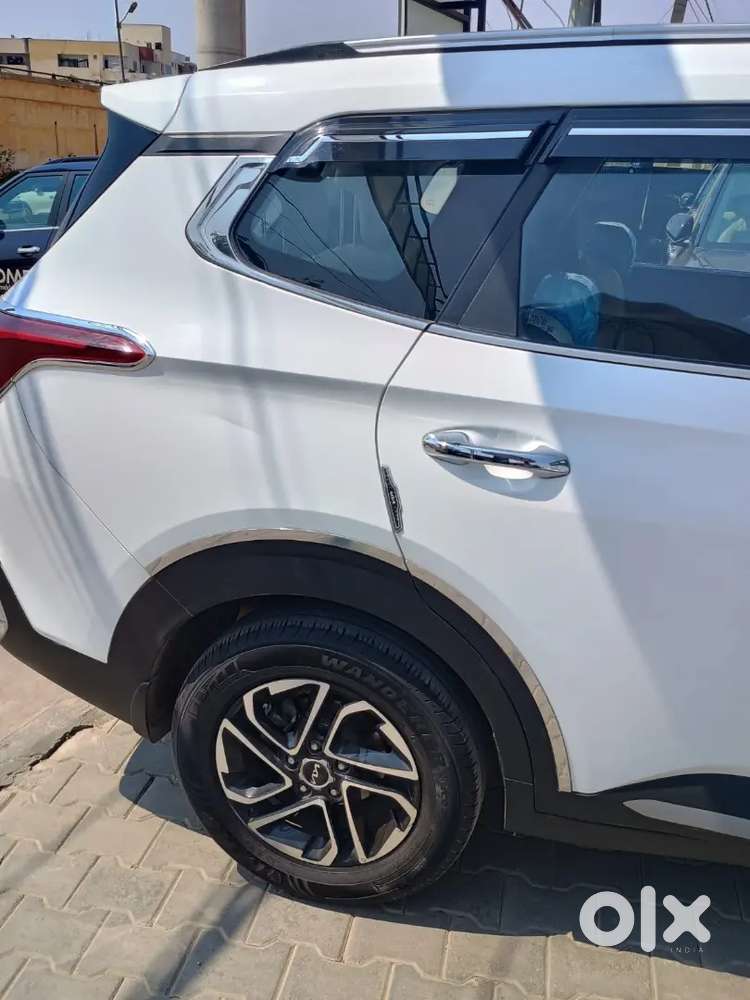 Kia 1.5 Luxury Plus Carens At  2022 Diesel 37000 Km Driven