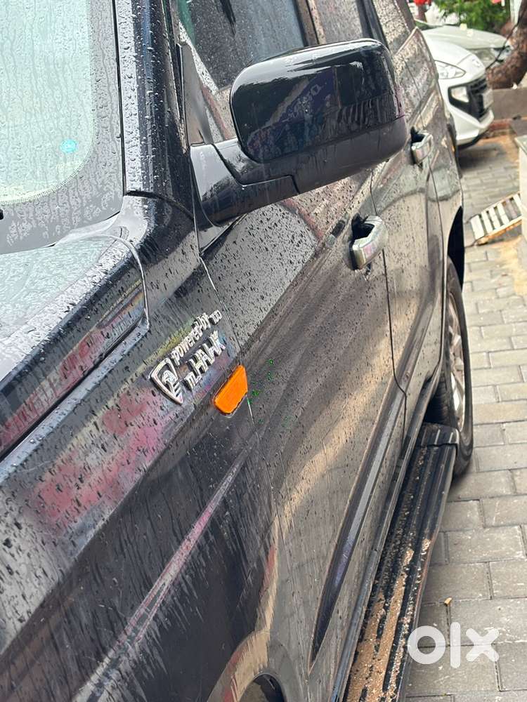 Mahindra Tuv 300 2017
