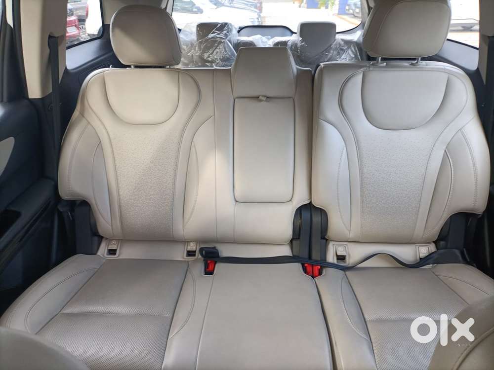 Mahindra Xuv700 2.0 Ax 7 Petrol At Str, 2021, Petrol
