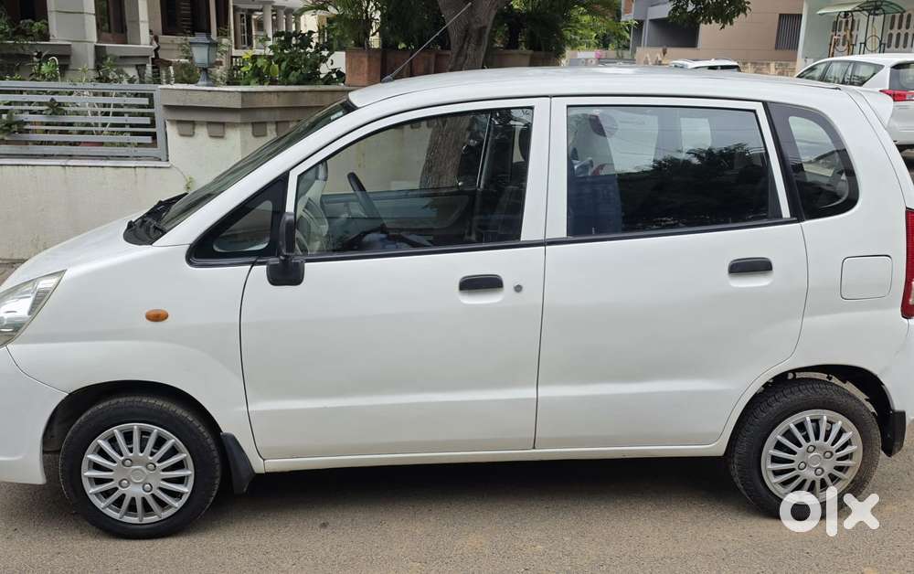 Maruti Suzuki Zen Estilo Lxi Bs Iv, 2013, Petrol