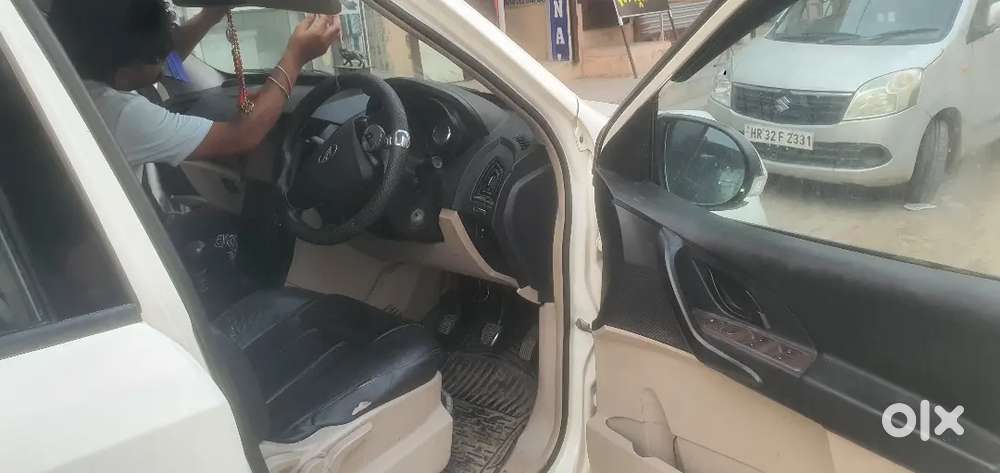 Mahindra Xuv 500 17 Model Urgent Sale