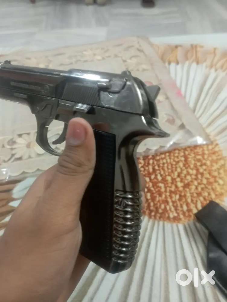 GUN DESIGNED GAS LIGHTER