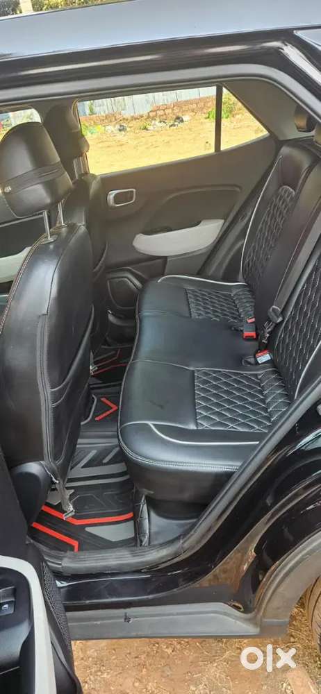 Hyundai Venue 2024 Petrol Well Maintained