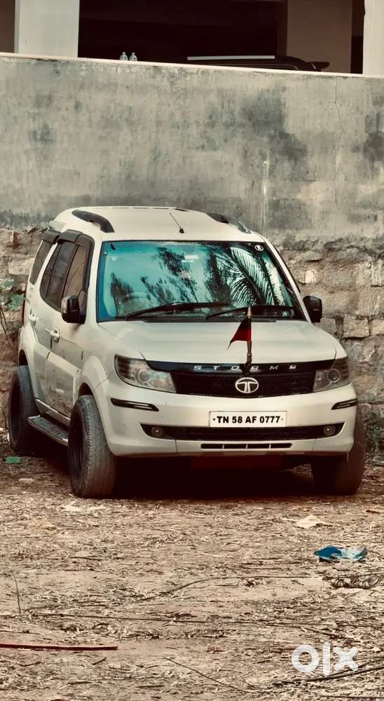 Tata Safari Storme 2014