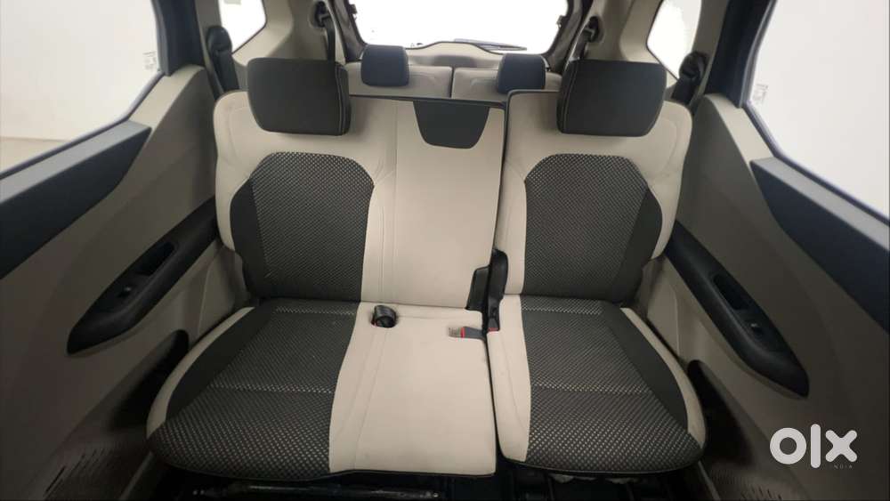 Renault Triber Rxz, 2022, Petrol