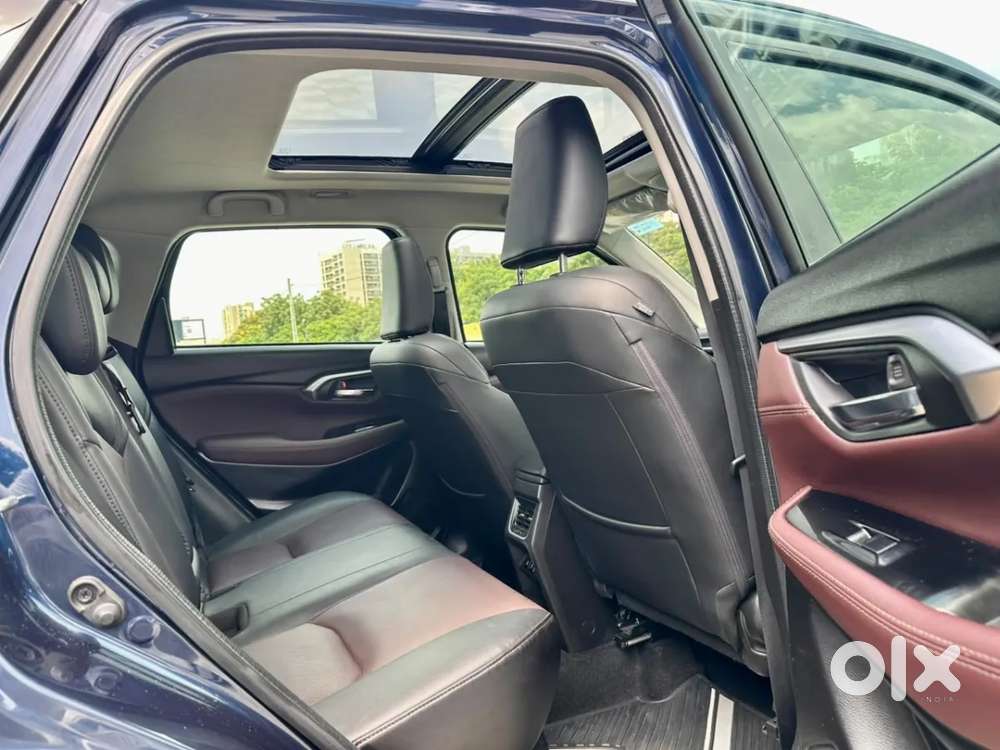 Maruti Suzuki Vitara Brezza 1.5 Zxi Plus At, 2022, Petrol