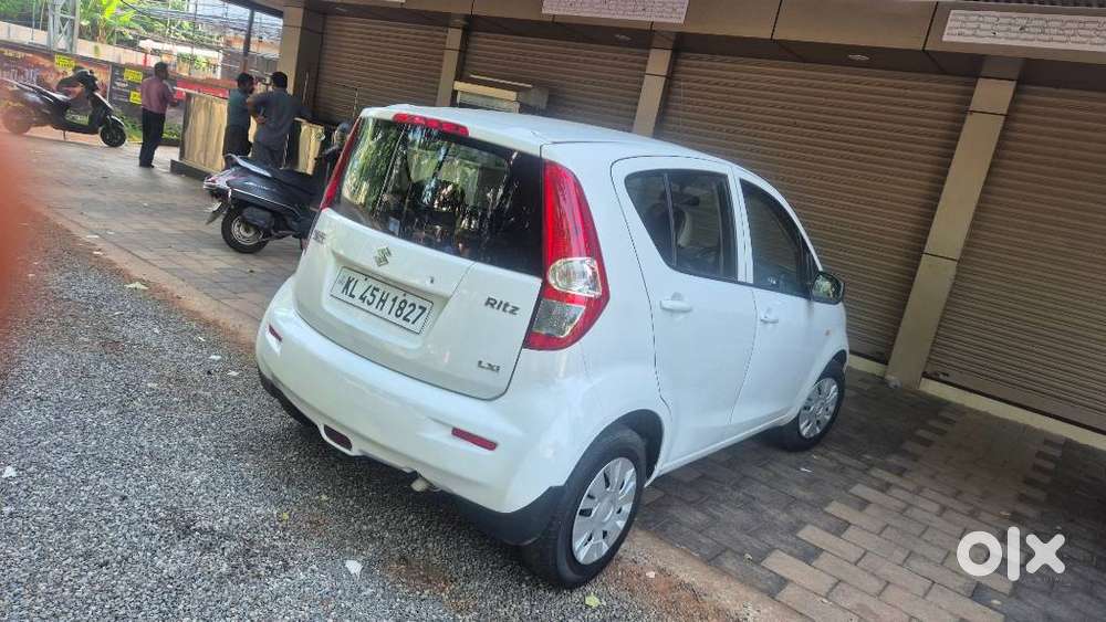 Maruti Suzuki Ritz Lxi, 2012, Petrol