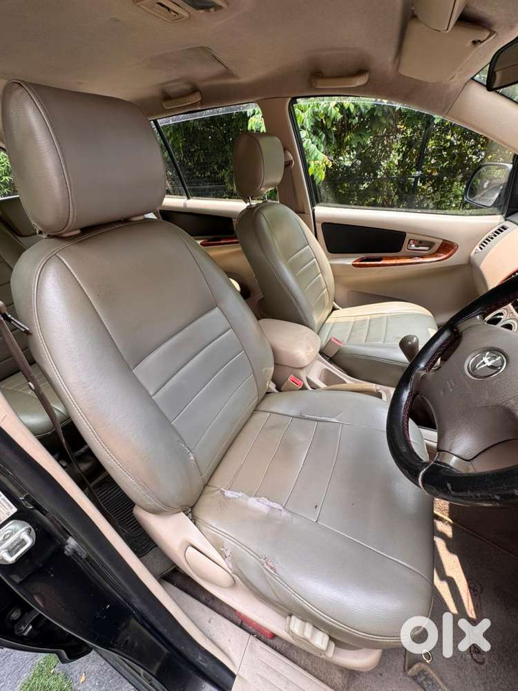 Toyota Innova 2004-2011 2.5 V Diesel 7-seater, 2007, Diesel