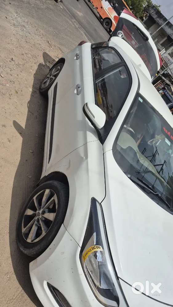 Hyundai I20 2016 Pretol And Cng Top Model Push Start