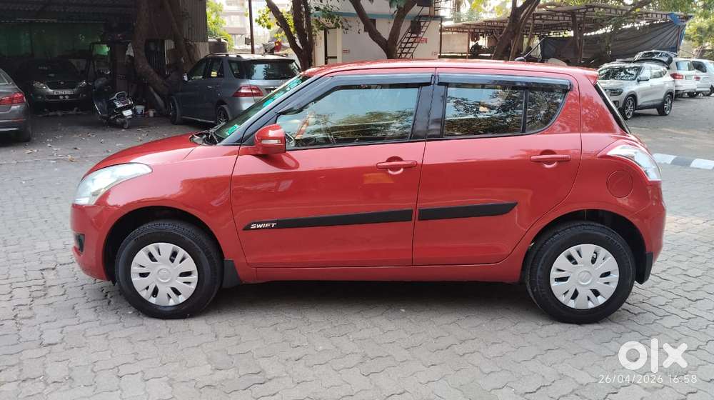 Maruti Suzuki Swift Vxi Abs Bsiv, 2013, Petrol