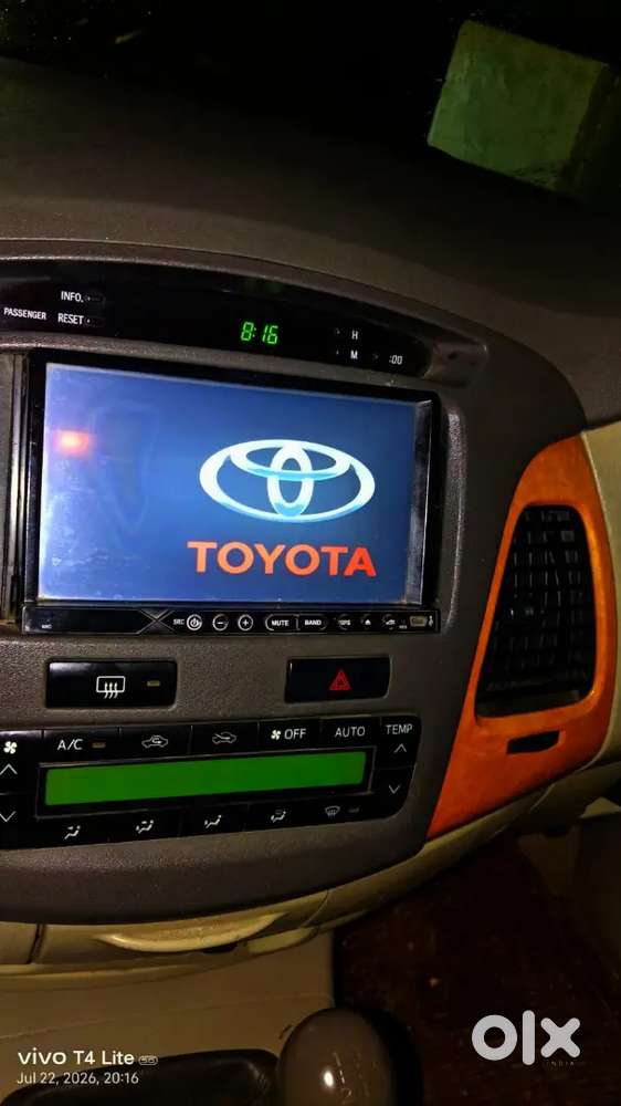 Toyota Innova 2.5 V Model 2011 Urgent Sale