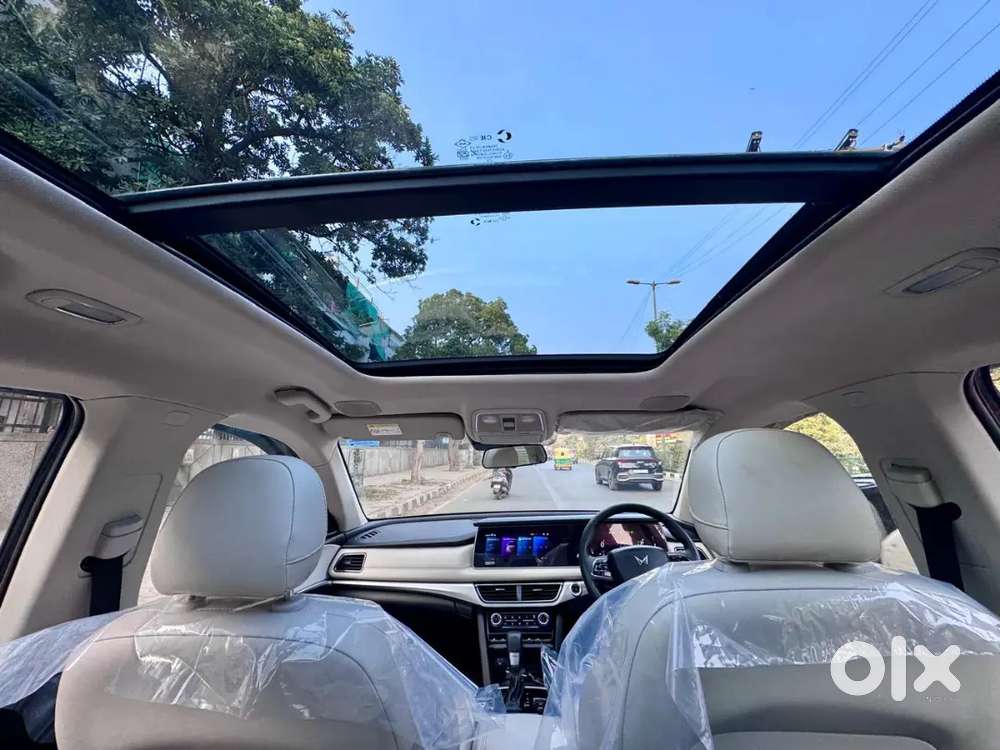 Mahindra Xuv700 2024 Variant Petrol Auto