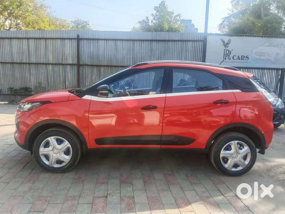 Tata Nexon 1.2 Revotron Xma Amt (s), 2022, Petrol