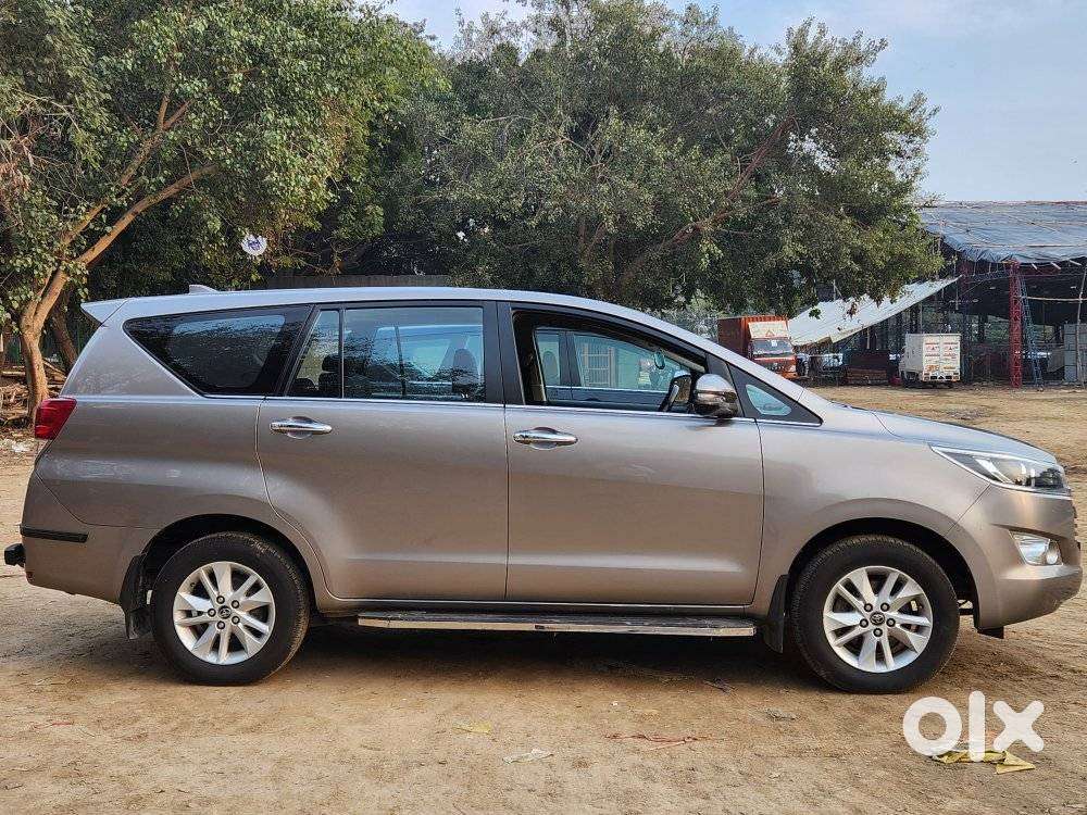 Toyota Innova Crysta