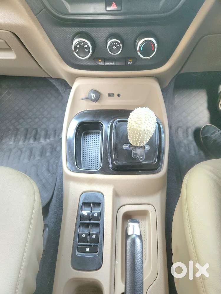 Mahindra Tuv 300 T8 Amt (automatic), 2016, Diesel