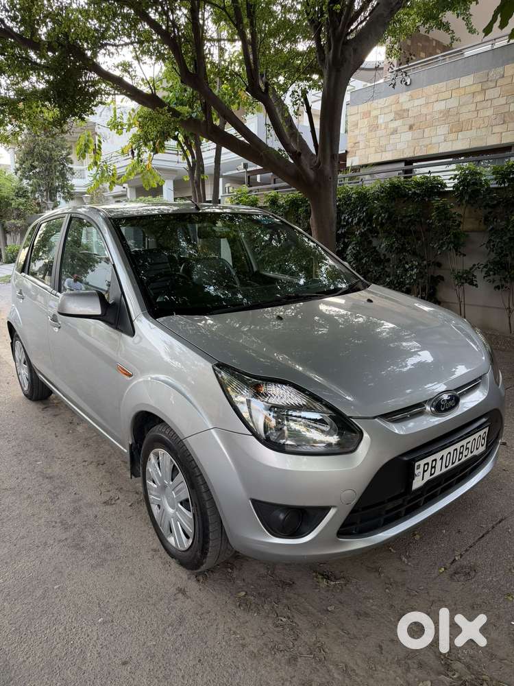 Ford Figo Petrol Titanium, 2011, Petrol