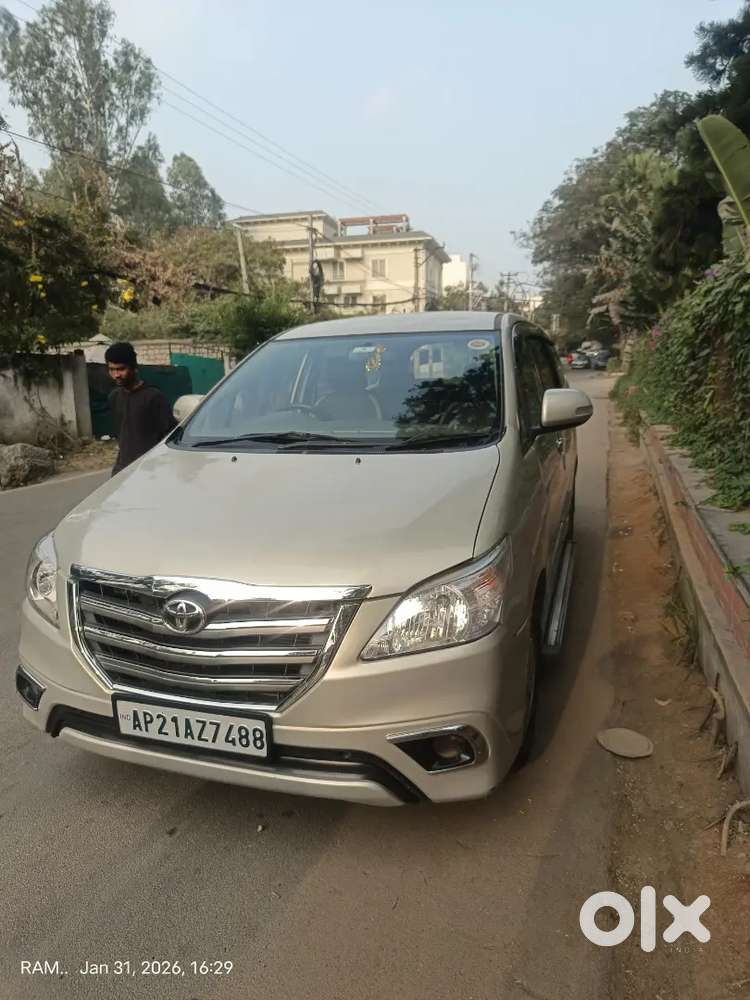 Toyota Innova 2014 Diesel Well Maintained
