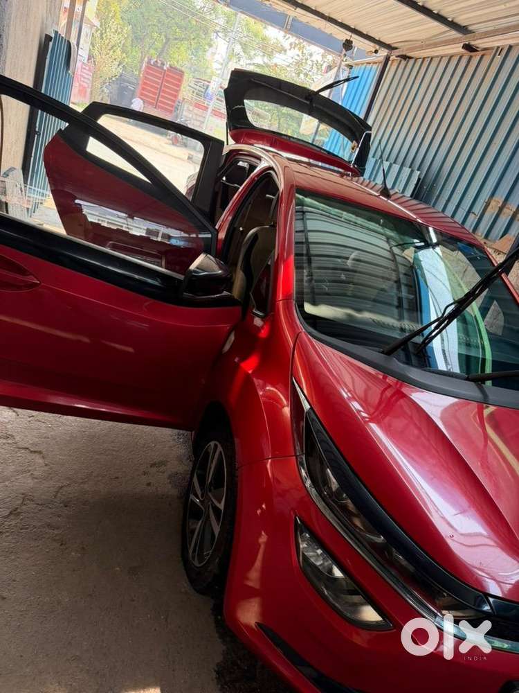 Tata Altroz Petrol Top End. Xz Plus Official Used And Brand New