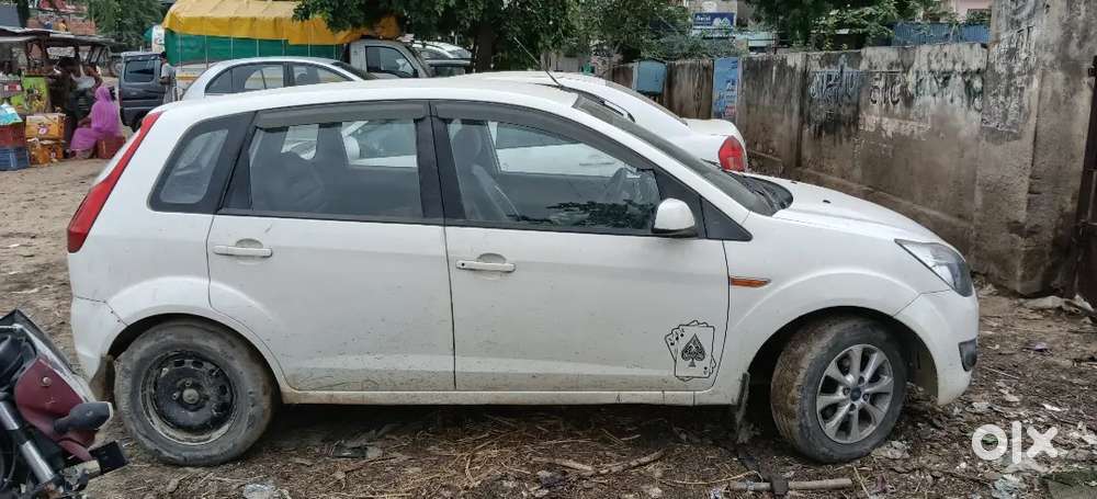 Ford Figo Diesel 2012 Top Modal Lcd Lgi Hai 4ro Alloy Wheels Hai