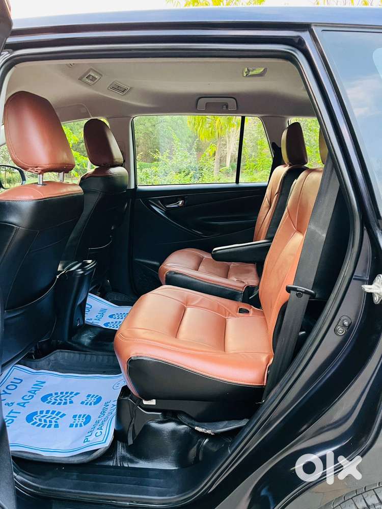 Toyota Innova Crysta 2.8 Gx At 8 Seater, 2022, Diesel