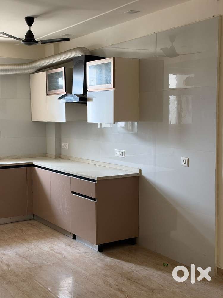 Rent 30000/- 3bhk gated society m luxury builder floor