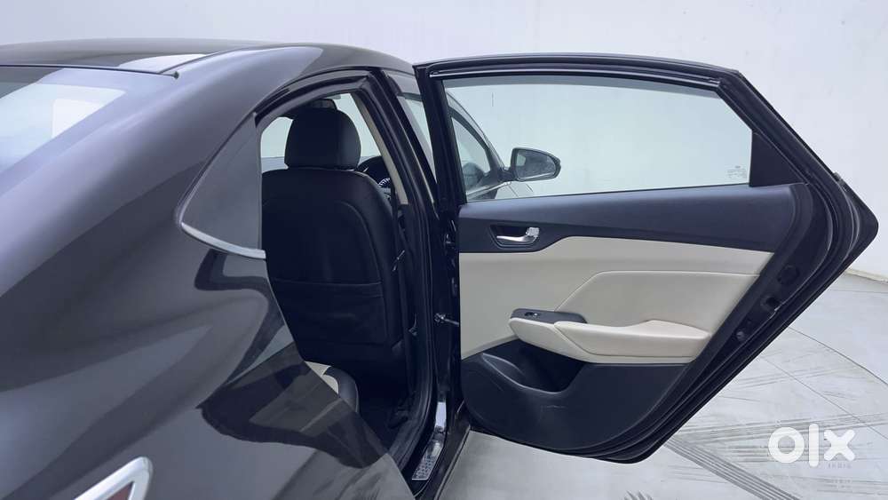 Hyundai Verna 1.5 Sx (o) Vtvt Ivt, 2022, Petrol