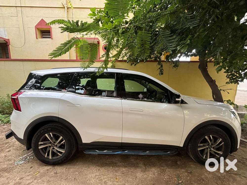 Mahindra Xuv700 2023 Diesel Well Maintained