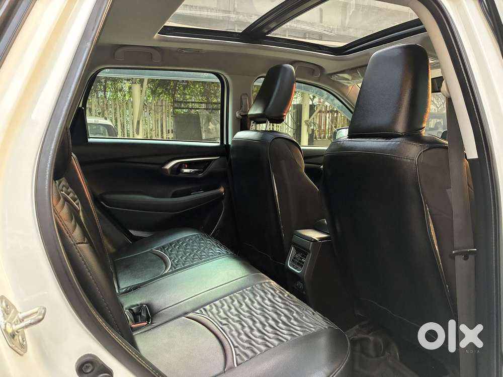 Maruti Suzuki Grand Vitara 1.5 Zeta Plus Dual Tone Intelligent Hybri..