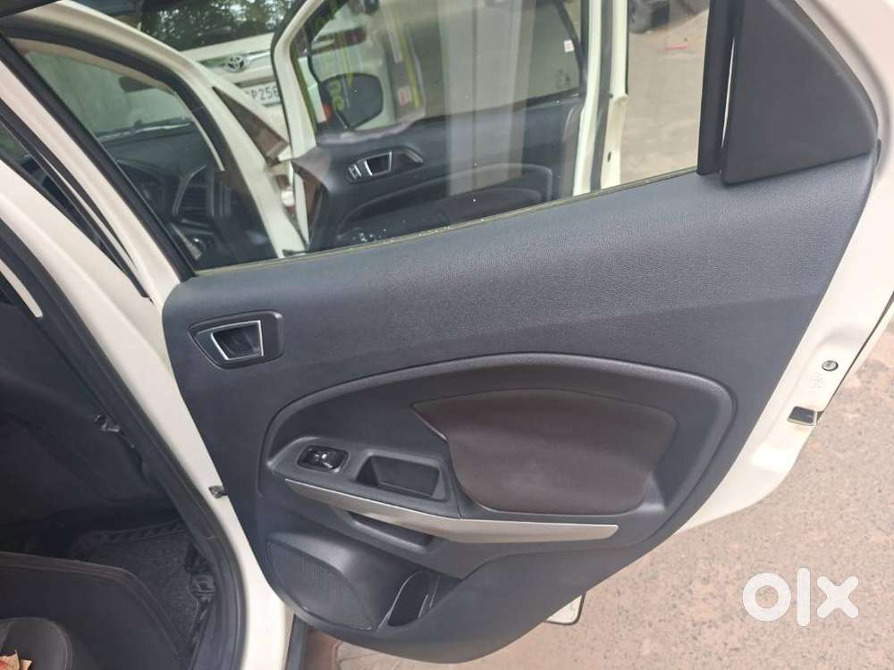 2018 Petrol Ford Eco Sport 79k Km